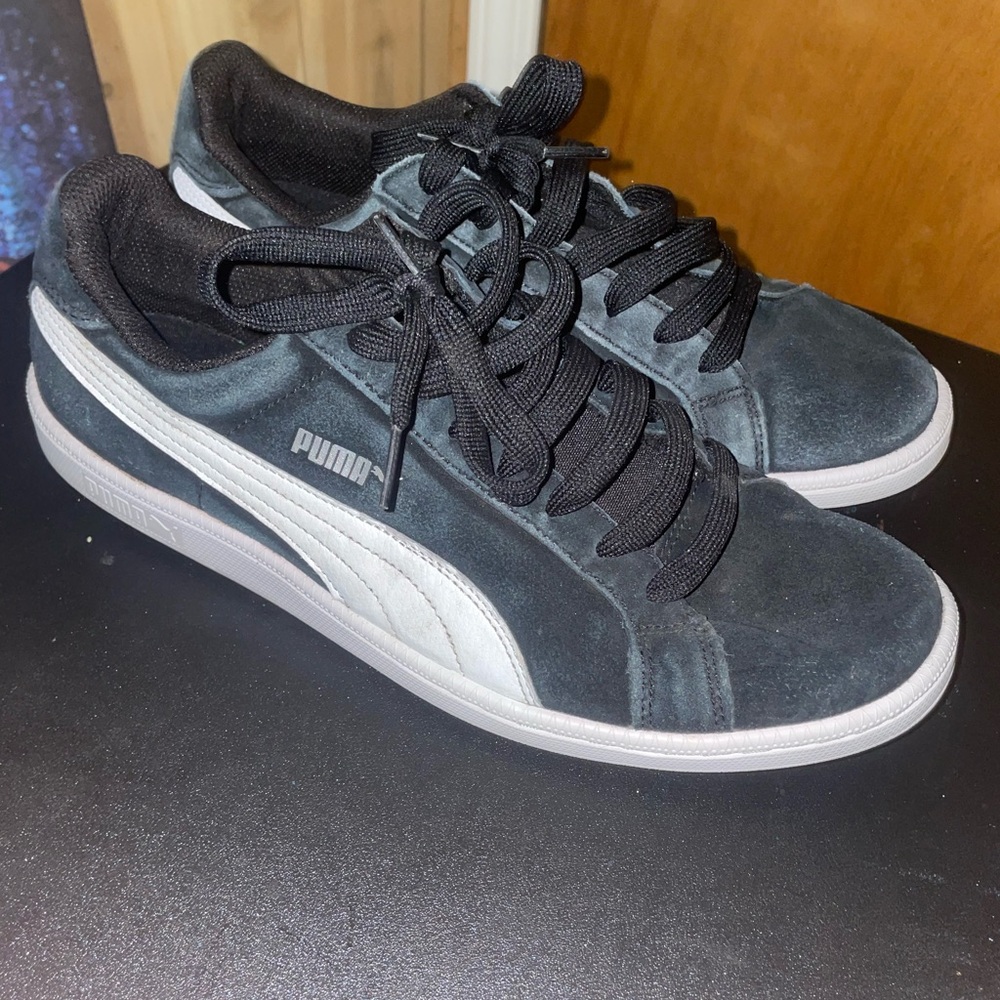 Puma Men's black and white Sneakers
